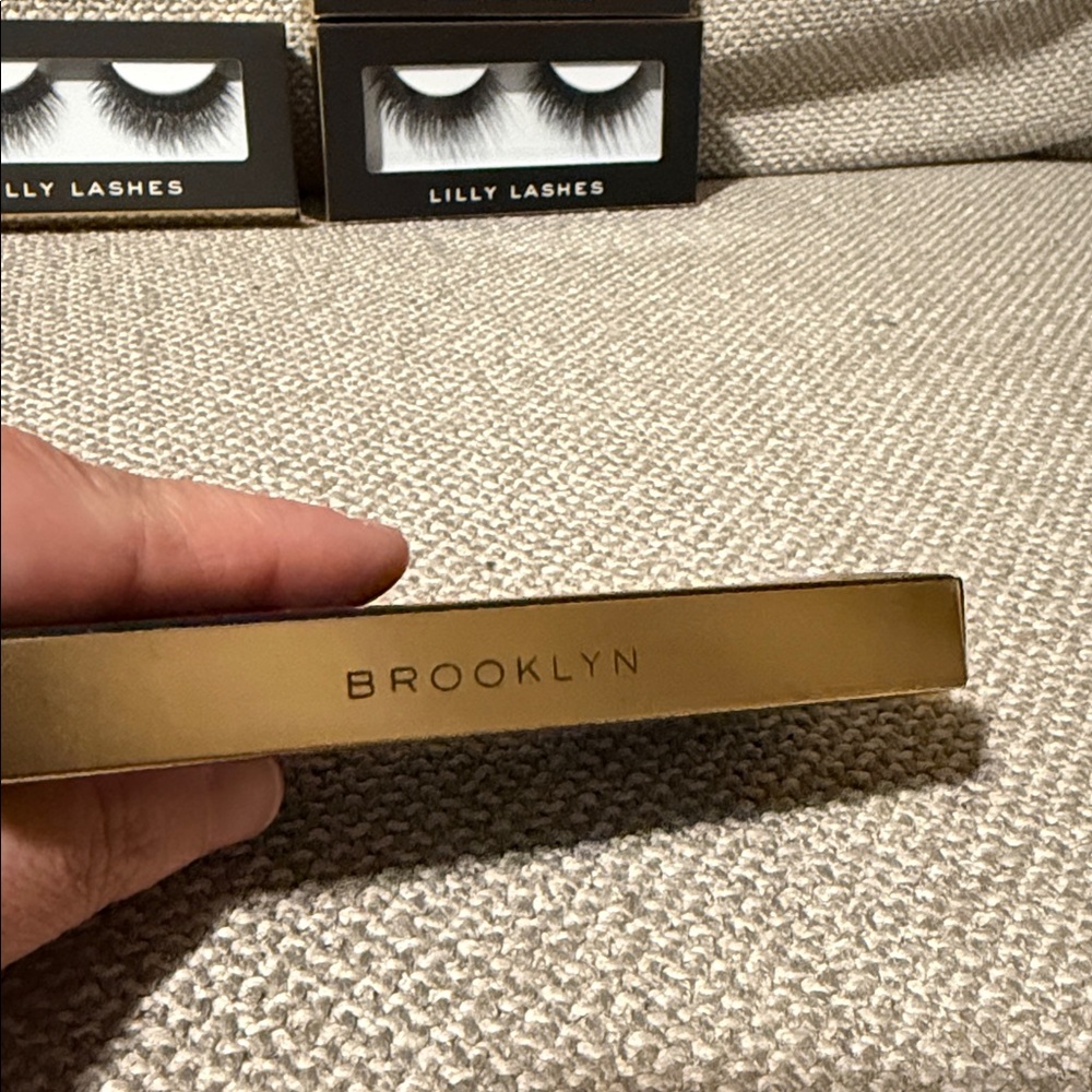 Lilly Lashes Brooklyn Voluminous Black Eyelash Collection 4 sets - Picture 4 of 4
